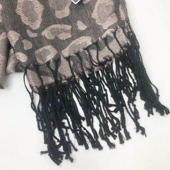 West Loop Black Taupe Metallic Leopard Print Jacquard Fringe Scarf NEW - Picture 4 of 12